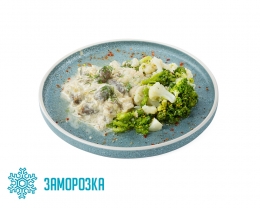 Ланч № 18 Куриные сердечки в сливочном соусе с тушеными овощами